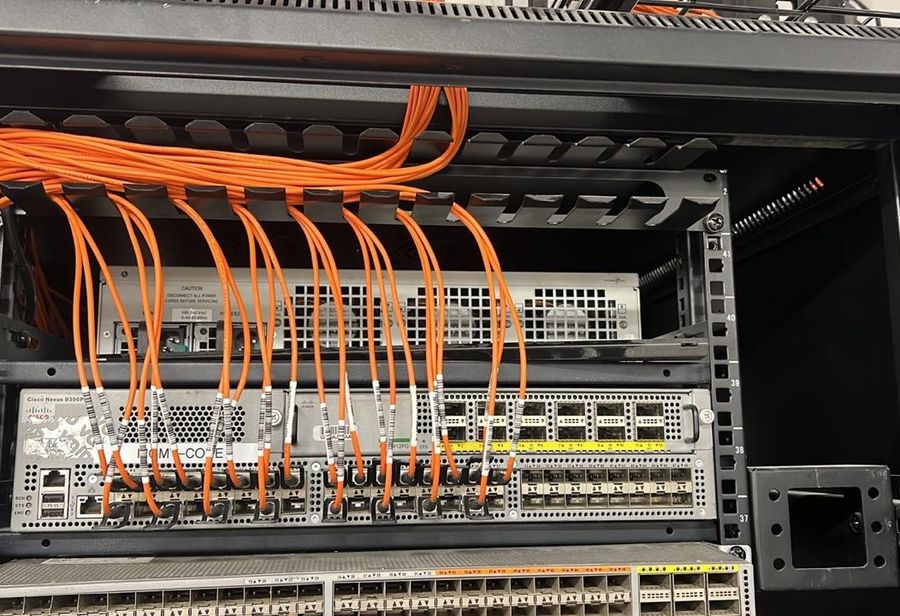 Fibre patching into a core switch chassis